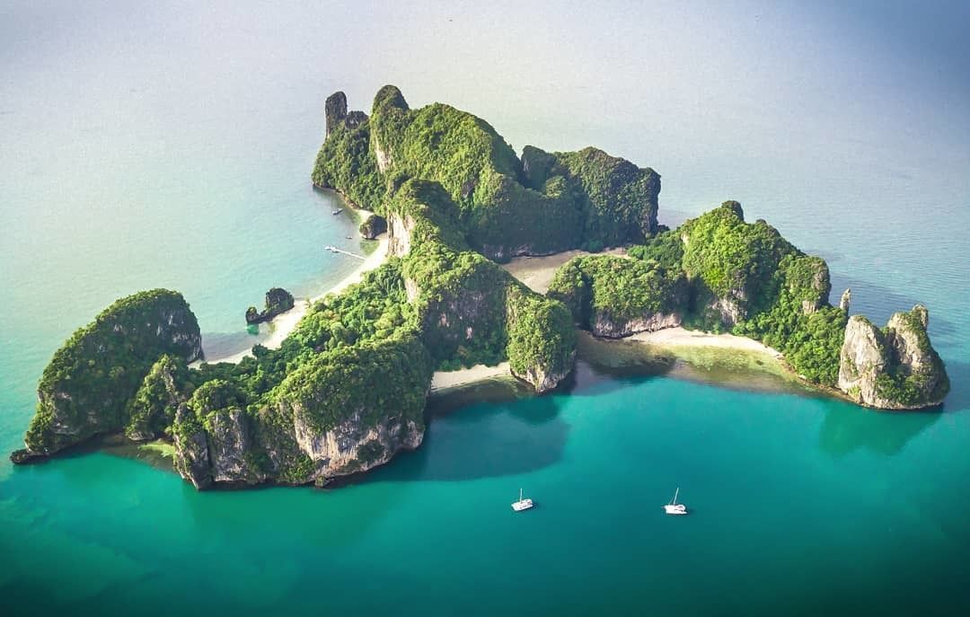 Private yacht charter to Koh Hong Island (Krabi), Phuket Thailand